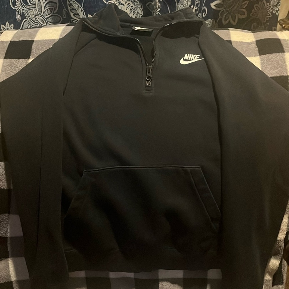 Black Nike pullover